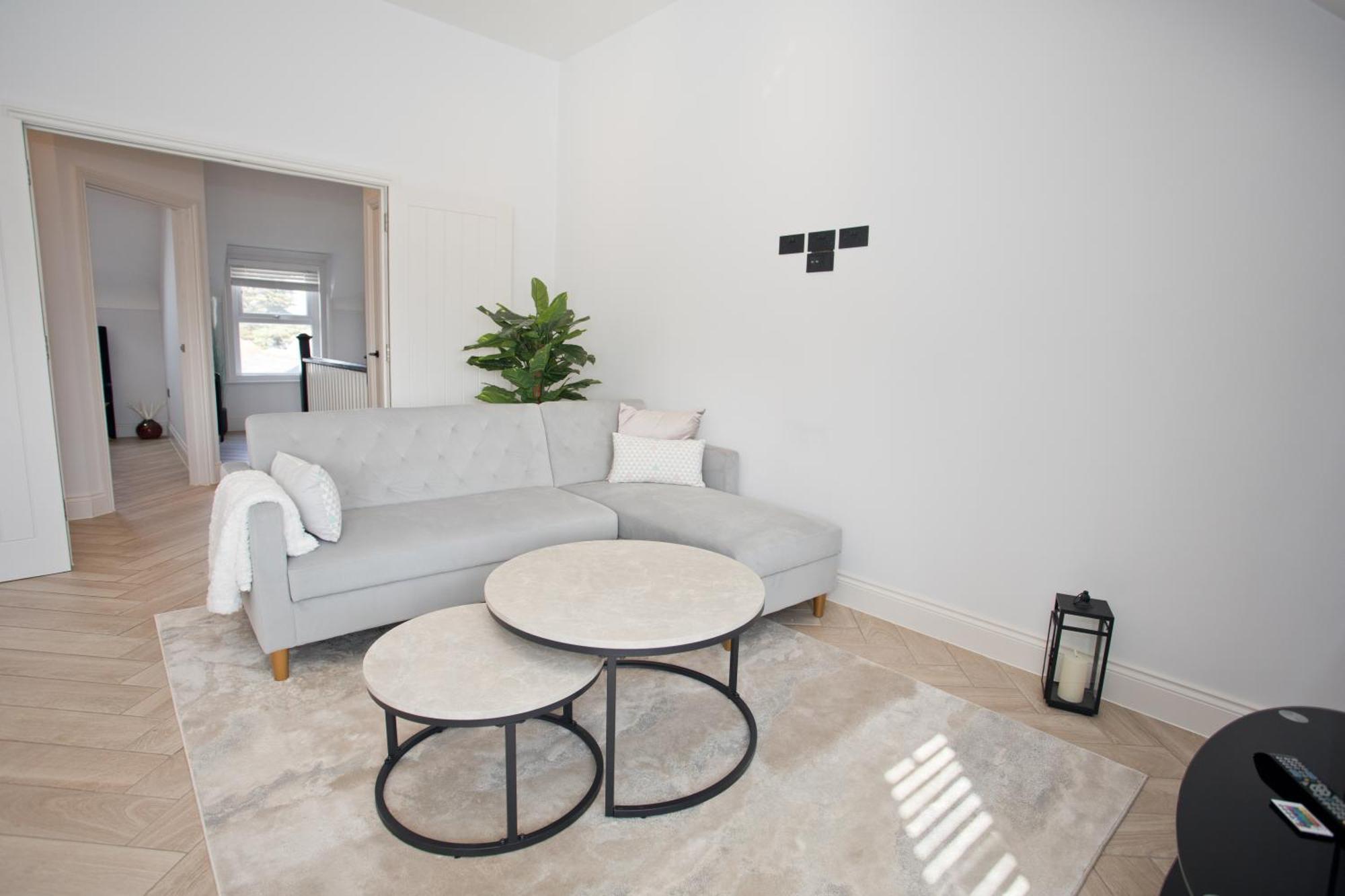 Ultra Stylish Apt Set In An Affluent Location Poole Kültér fotó