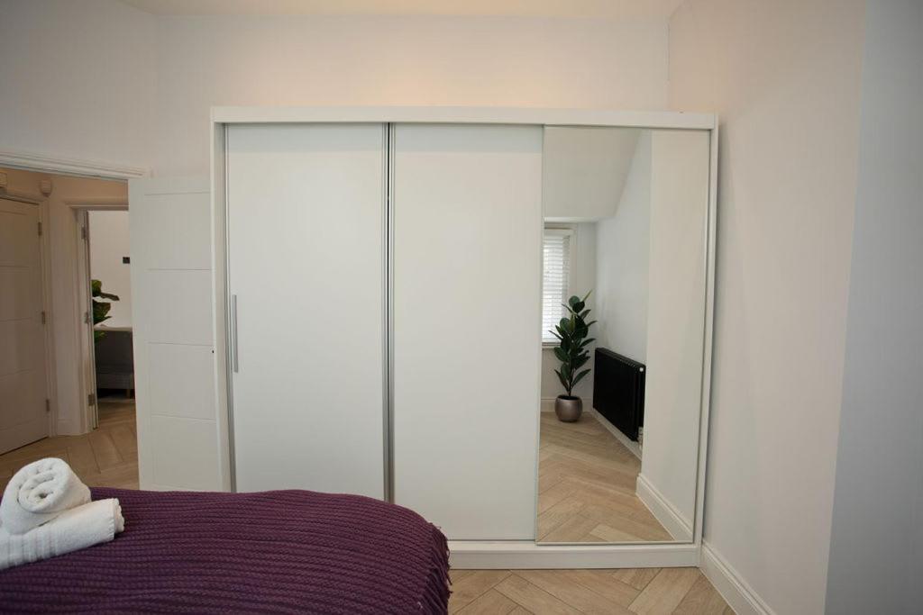 Ultra Stylish Apt Set In An Affluent Location Poole Kültér fotó