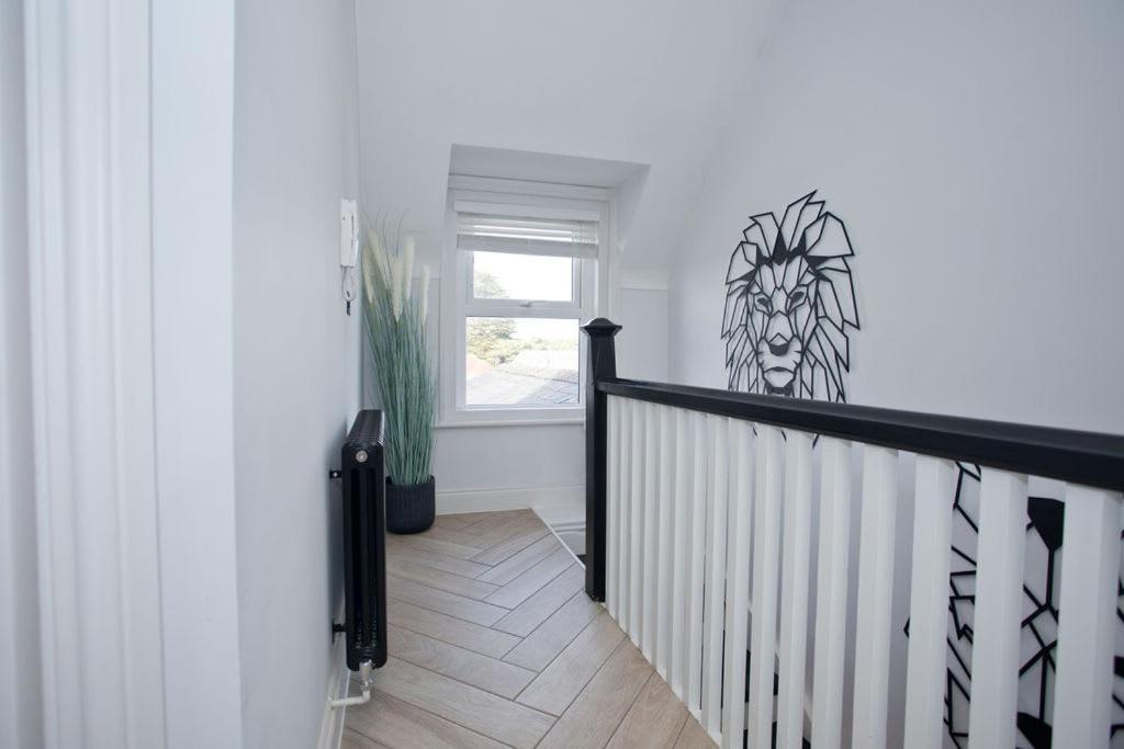 Ultra Stylish Apt Set In An Affluent Location Poole Kültér fotó