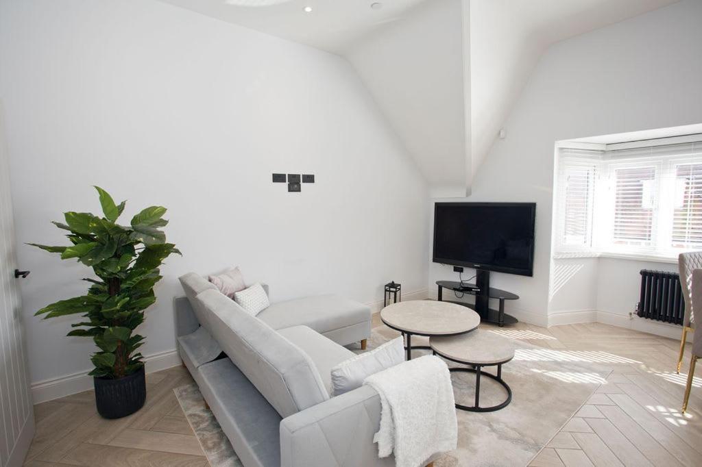 Ultra Stylish Apt Set In An Affluent Location Poole Kültér fotó